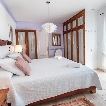 Alba Villa *