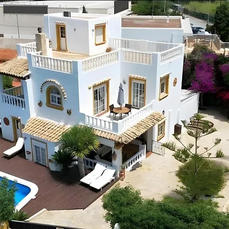 Alba Villa Santa Eularia des Riu